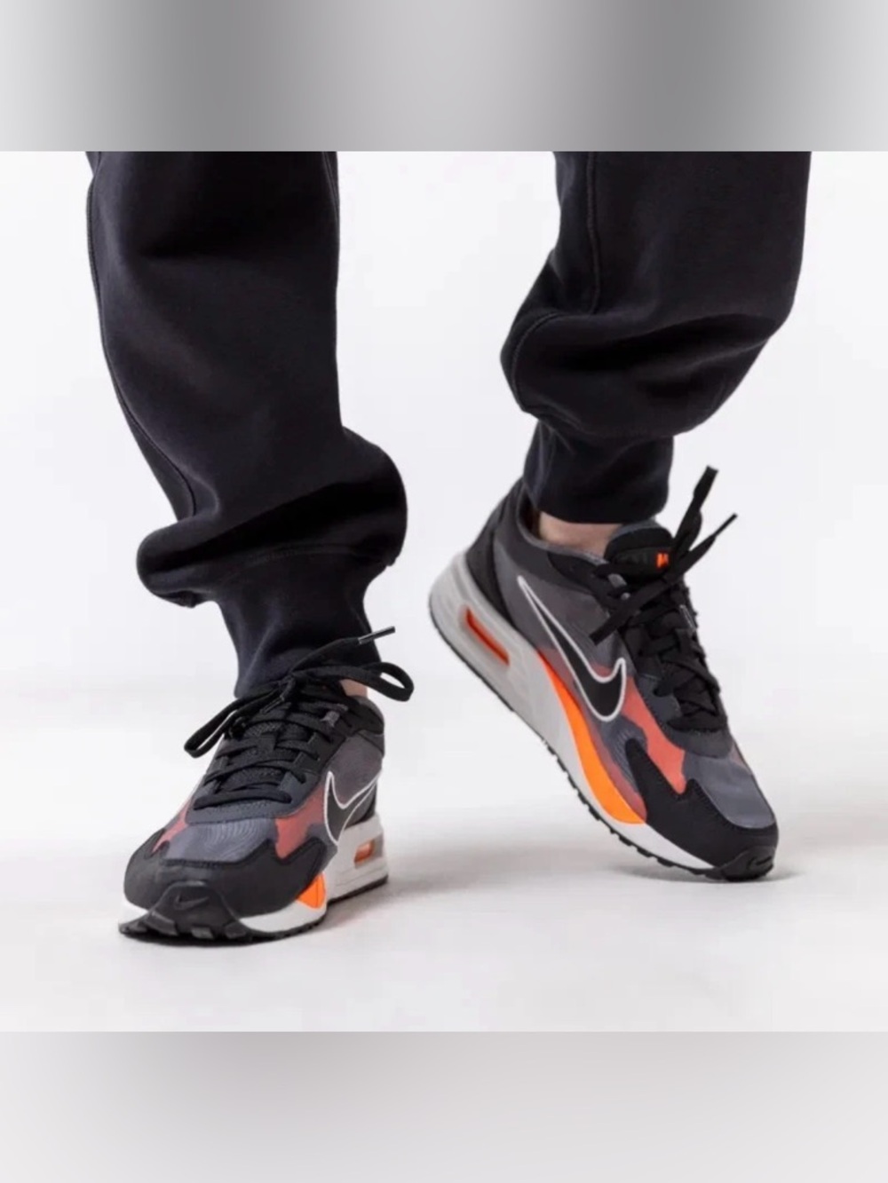 🆕 Nike Air Max Solo SE “Total Orange” Black/Orange Men’s 10 / Women’s 11.5
